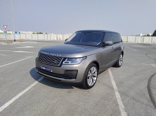 Used 2019 Range Rover Vogue for sale in Dubai